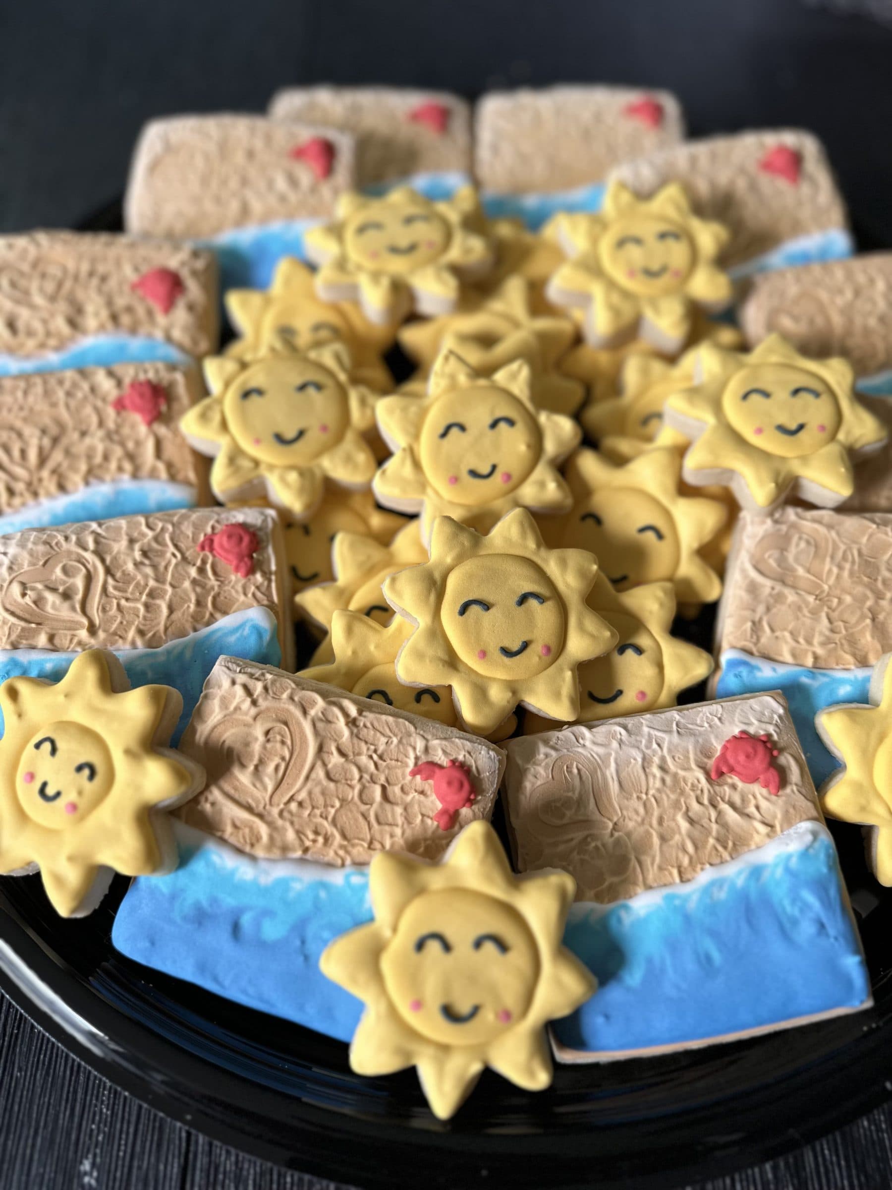 Smiling sun and beach towel cookies